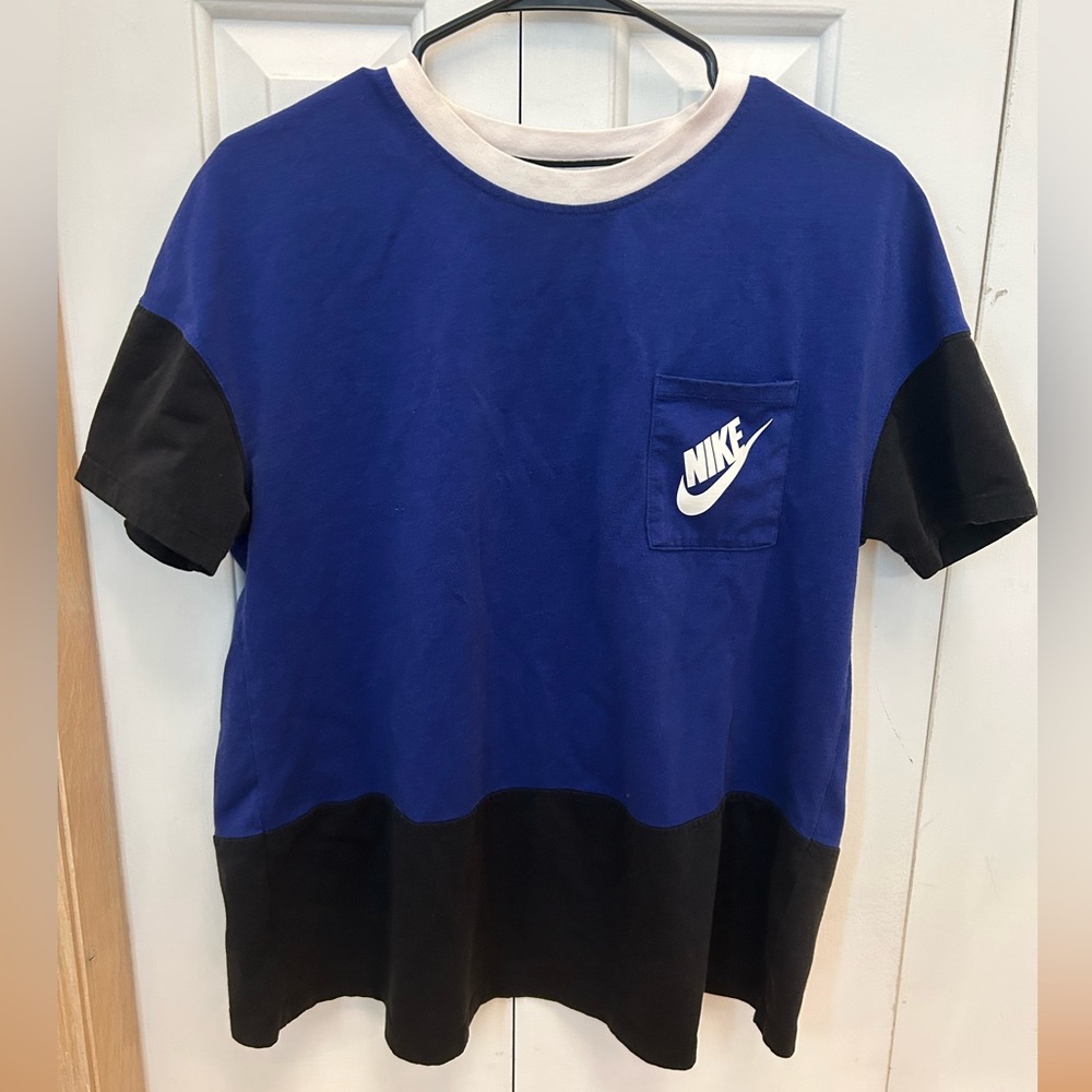Blue and Black Nike Women’s Tshirt Size: L